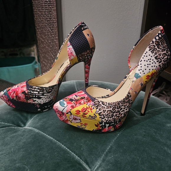 Jessica Simpson Rinah Heels - Picture 2 of 5